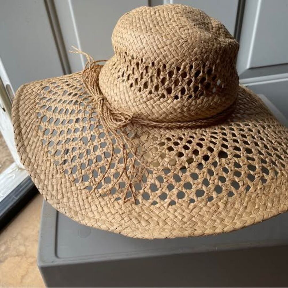 M/L Torrid Straw Sun Hat